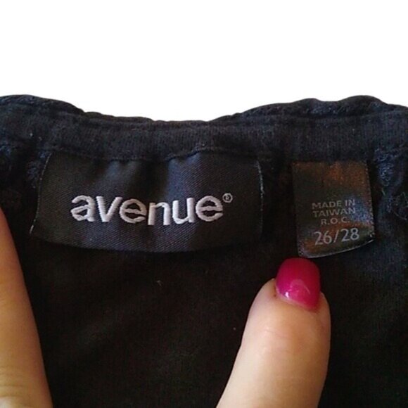 Avenue Black Cotton Drawstring neckline Tee, size 26/28 - Picture 2 of 5